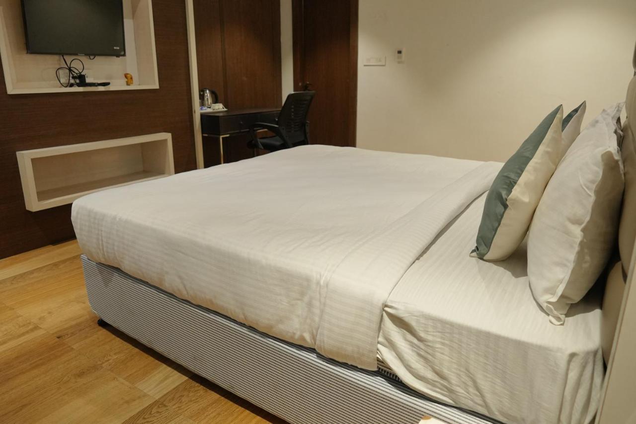 Hotel Konark Khammam エクステリア 写真